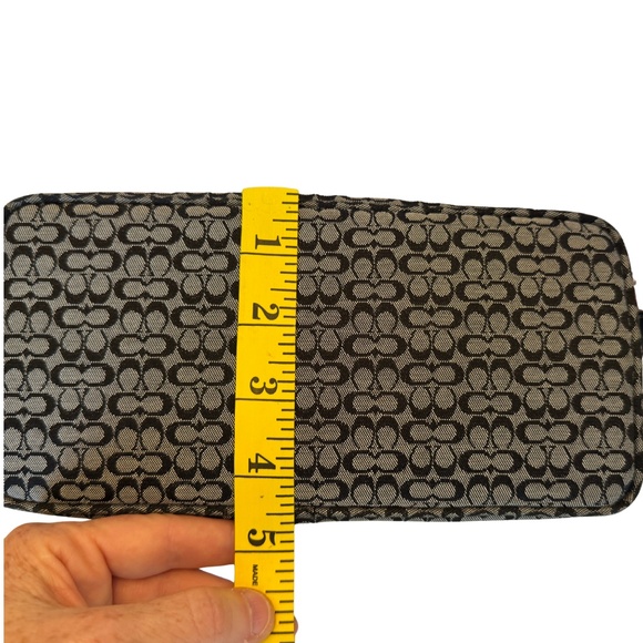 Vintage & Pristine Coach Signature Jacquard Demi Bag in Black & Grey - Picture 11 of 11